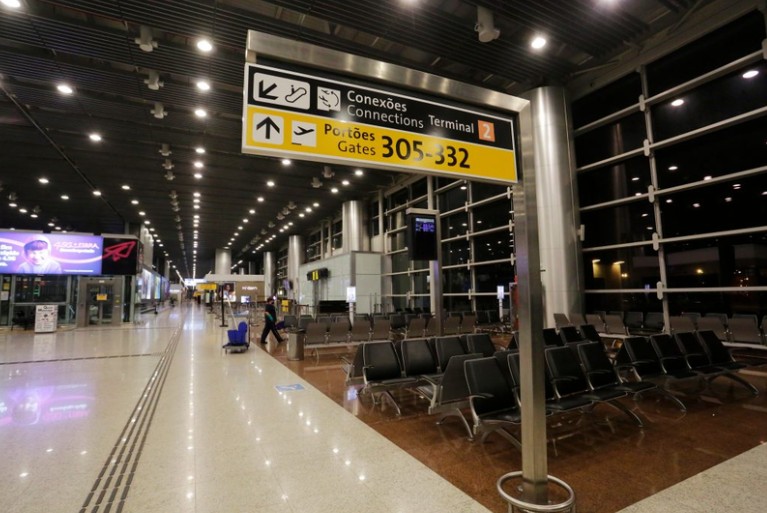 Sinalização de transporte em Aeroporto de Guarulhos